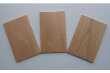 Lot d�class�- 2 planches en Merisier �p 10mm - 20 x 17.5cm